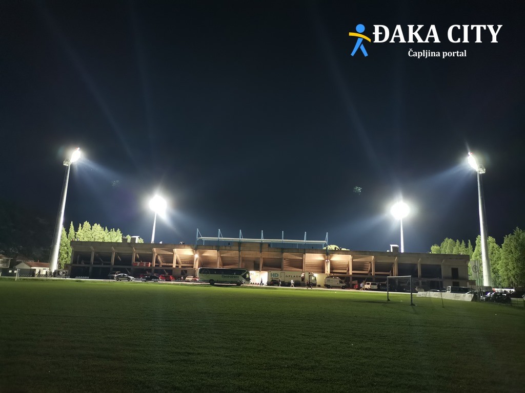 FOTO, VIDEO: Povijesni dan za NK GOŠK! Započela prva domaća službena utakmica pod svjetlima reflektora!
